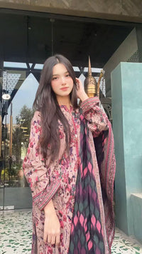 Amna - karachi
